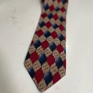 Classico by Paolo Gucci 100% Silk Elegant Red and Blue Patterned Tie